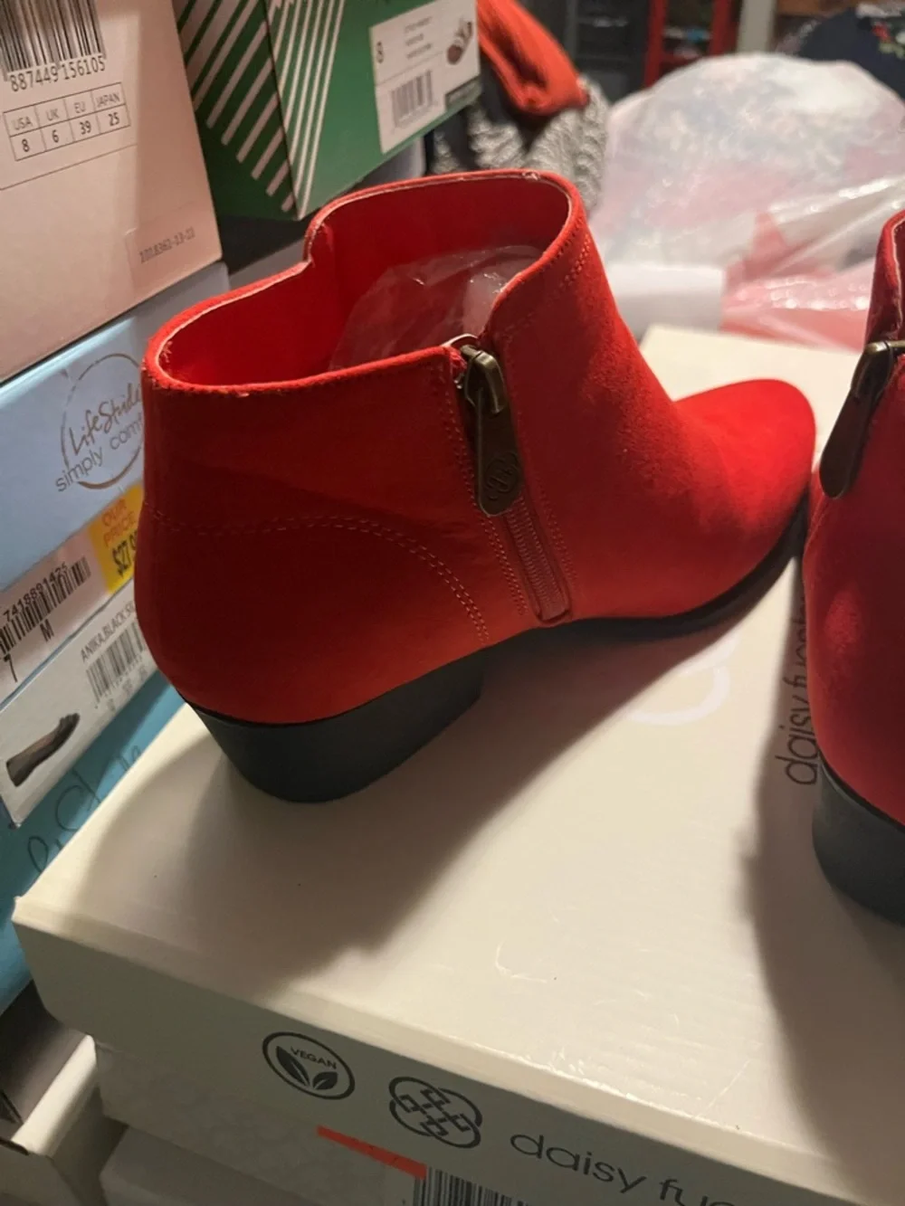Daisy Fuentes Red Suede Ankle Booties - Picture 5 of 6
